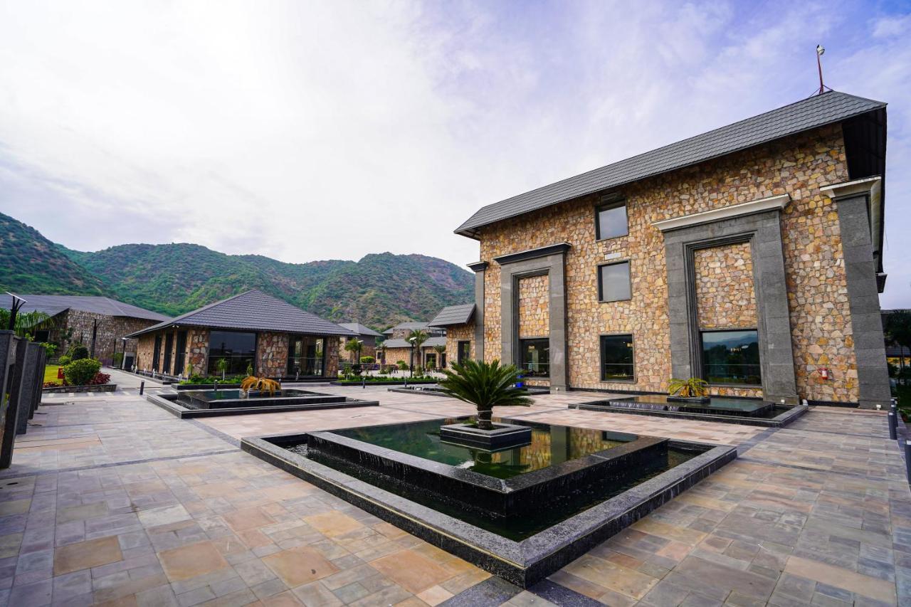 Pushkara Resort And Spa ภายนอก รูปภาพ