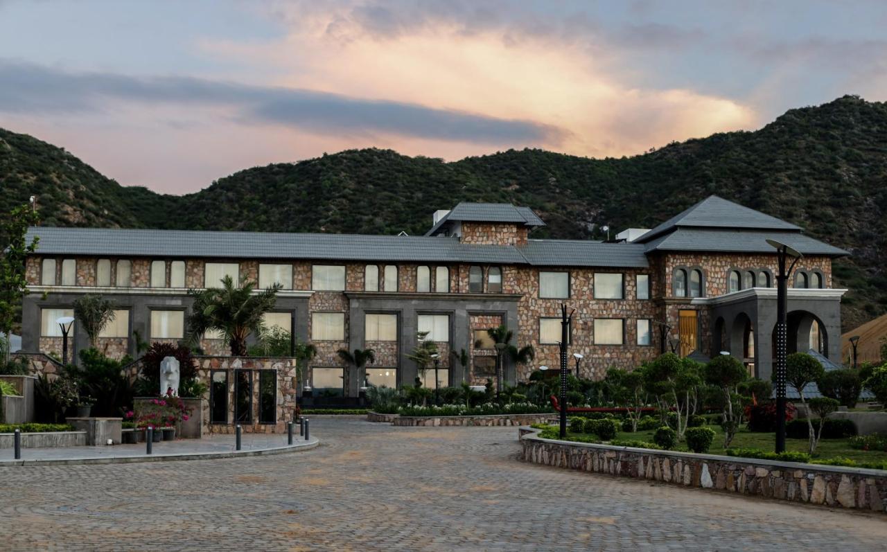 Pushkara Resort And Spa ภายนอก รูปภาพ