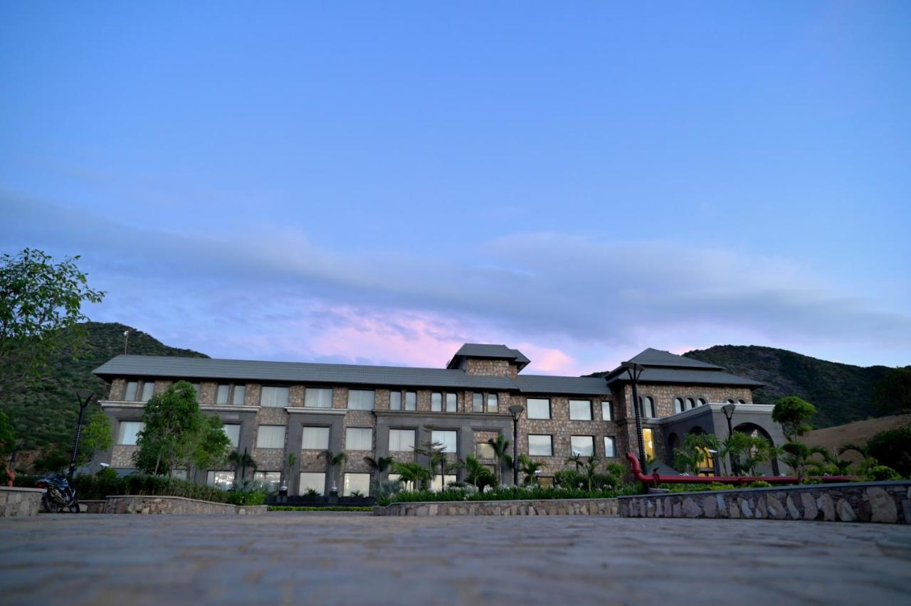Pushkara Resort And Spa ภายนอก รูปภาพ