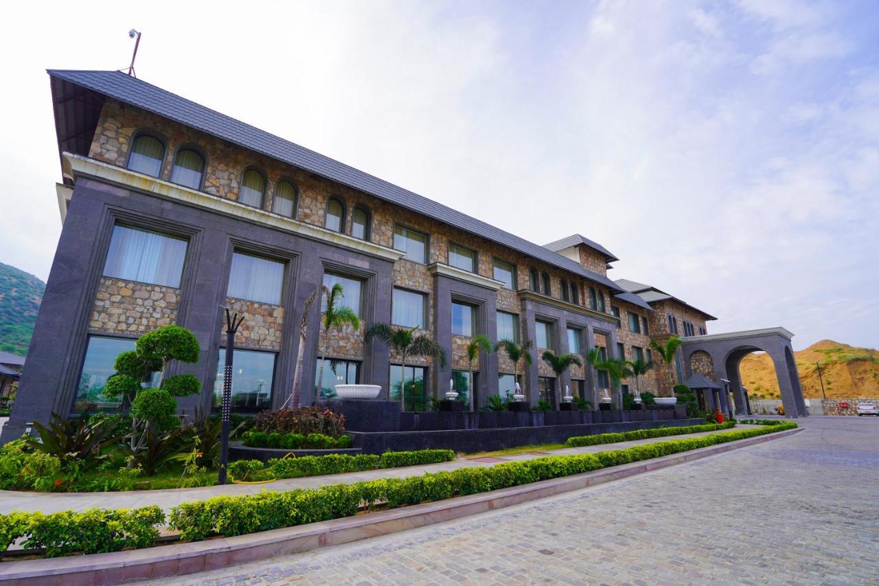 Pushkara Resort And Spa ภายนอก รูปภาพ
